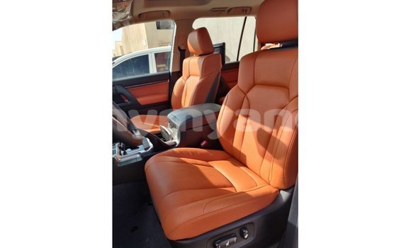 Buy Import Toyota Land Cruiser White Car in Import - Dubai in Ayeyarwady Buy Import Toyota Land Cruiser White Car in Import - Dubai in Ayeyarwady