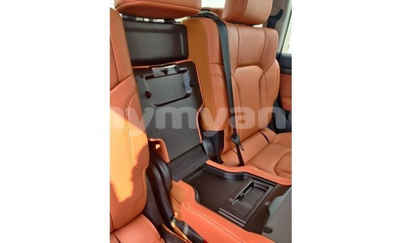 Buy Import Toyota Land Cruiser White Car in Import - Dubai in Ayeyarwady Buy Import Toyota Land Cruiser White Car in Import - Dubai in Ayeyarwady