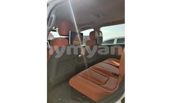 Buy Import Toyota Land Cruiser White Car in Import - Dubai in Ayeyarwady Buy Import Toyota Land Cruiser White Car in Import - Dubai in Ayeyarwady