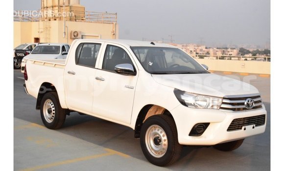 Buy Import Toyota Hilux White Car in Import - Dubai in Ayeyarwady Buy Import Toyota Hilux White Car in Import - Dubai in Ayeyarwady