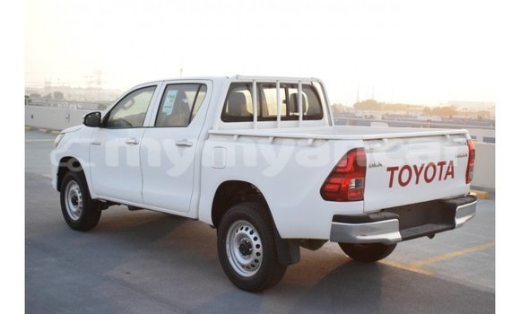 Buy Import Toyota Hilux White Car in Import - Dubai in Ayeyarwady Buy Import Toyota Hilux White Car in Import - Dubai in Ayeyarwady