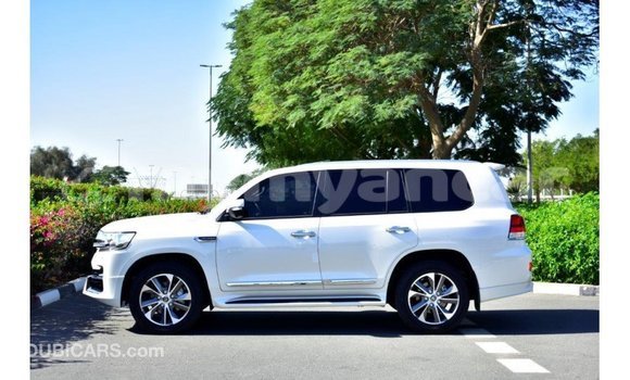 Acheter Import Voiture Toyota Land Cruiser Blanc à Import - Dubai, #<Region:0x000000000c5121b8> Acheter Import Voiture Toyota Land Cruiser Blanc à Import - Dubai, #<Region:0x000000000c5121b8>