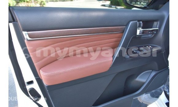 Acheter Import Voiture Toyota Land Cruiser Blanc à Import - Dubai, #<Region:0x000000000c5121b8> Acheter Import Voiture Toyota Land Cruiser Blanc à Import - Dubai, #<Region:0x000000000c5121b8>