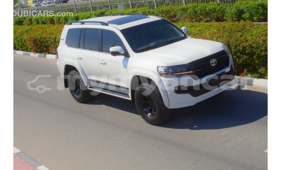 Buy Import Toyota Land Cruiser White Car in Import - Dubai in Ayeyarwady Buy Import Toyota Land Cruiser White Car in Import - Dubai in Ayeyarwady
