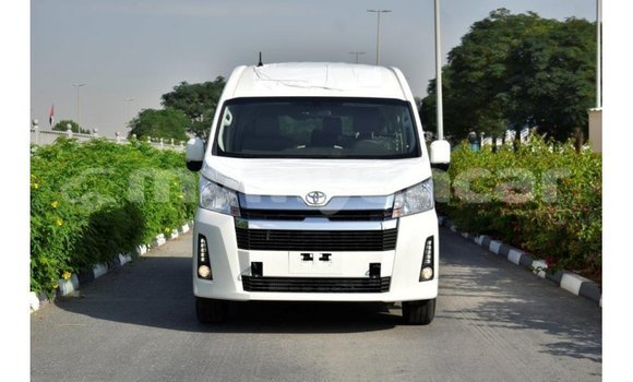 Buy Import Toyota Hiace White Car in Import - Dubai in Ayeyarwady Buy Import Toyota Hiace White Car in Import - Dubai in Ayeyarwady