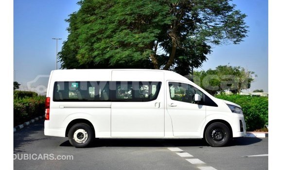 Buy Import Toyota Hiace White Car in Import - Dubai in Ayeyarwady Buy Import Toyota Hiace White Car in Import - Dubai in Ayeyarwady