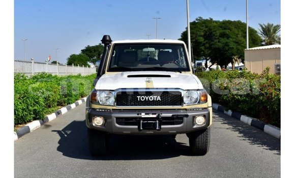 Buy Import Toyota Land Cruiser Beige Car in Import - Dubai in Ayeyarwady Buy Import Toyota Land Cruiser Beige Car in Import - Dubai in Ayeyarwady