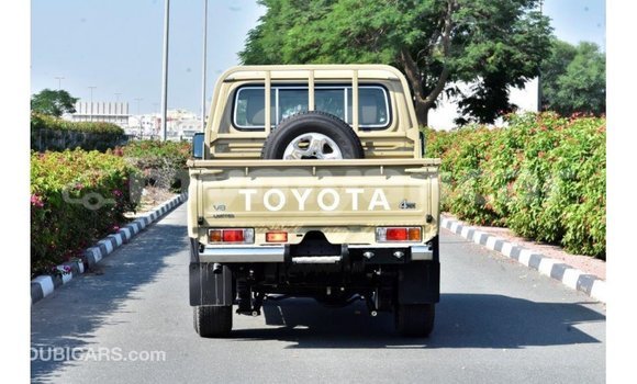 Buy Import Toyota Land Cruiser Beige Car in Import - Dubai in Ayeyarwady Buy Import Toyota Land Cruiser Beige Car in Import - Dubai in Ayeyarwady
