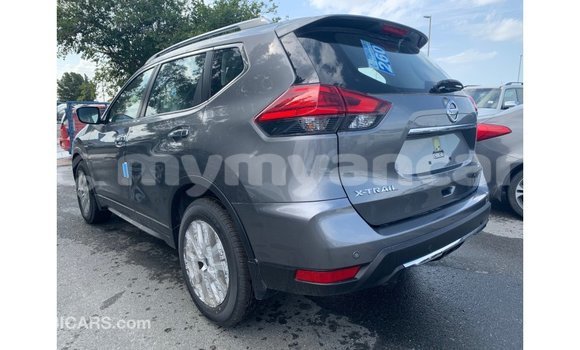 Buy Import Nissan Evalia Other Truck in Import - Dubai in Ayeyarwady Buy Import Nissan Evalia Other Truck in Import - Dubai in Ayeyarwady