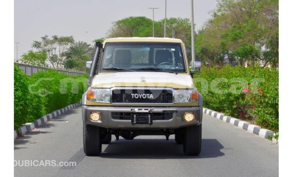 Buy Import Toyota Land Cruiser Beige Car in Import - Dubai in Ayeyarwady Buy Import Toyota Land Cruiser Beige Car in Import - Dubai in Ayeyarwady