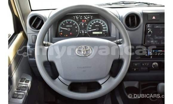Buy Import Toyota Land Cruiser Beige Car in Import - Dubai in Ayeyarwady Buy Import Toyota Land Cruiser Beige Car in Import - Dubai in Ayeyarwady