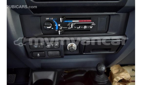 Buy Import Toyota Land Cruiser Beige Car in Import - Dubai in Ayeyarwady Buy Import Toyota Land Cruiser Beige Car in Import - Dubai in Ayeyarwady