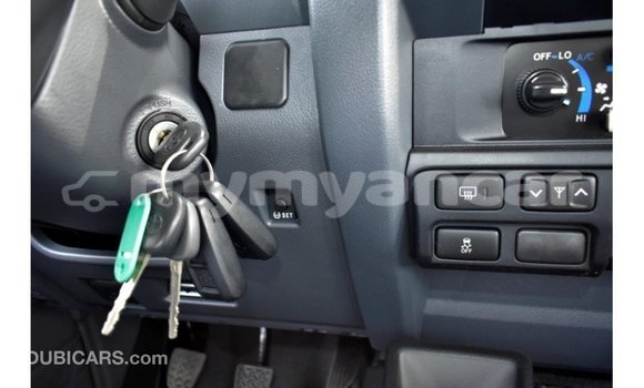 Buy Import Toyota Land Cruiser Beige Car in Import - Dubai in Ayeyarwady Buy Import Toyota Land Cruiser Beige Car in Import - Dubai in Ayeyarwady