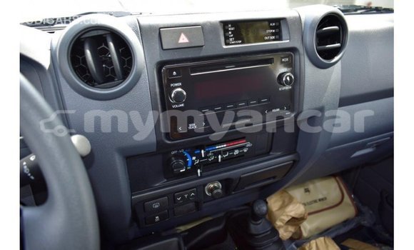 Buy Import Toyota Land Cruiser Beige Car in Import - Dubai in Ayeyarwady Buy Import Toyota Land Cruiser Beige Car in Import - Dubai in Ayeyarwady