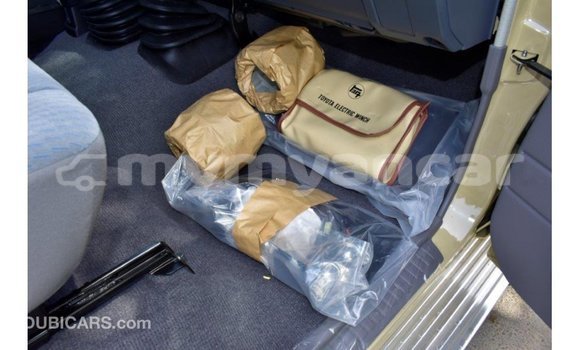 Buy Import Toyota Land Cruiser Beige Car in Import - Dubai in Ayeyarwady Buy Import Toyota Land Cruiser Beige Car in Import - Dubai in Ayeyarwady
