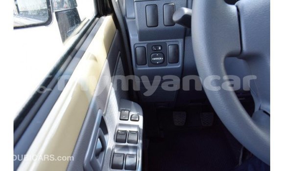 Buy Import Toyota Land Cruiser Beige Car in Import - Dubai in Ayeyarwady Buy Import Toyota Land Cruiser Beige Car in Import - Dubai in Ayeyarwady