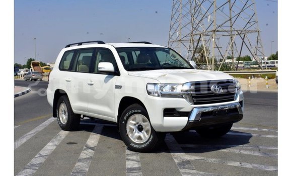 Buy Import Toyota Land Cruiser White Car in Import - Dubai in Ayeyarwady Buy Import Toyota Land Cruiser White Car in Import - Dubai in Ayeyarwady