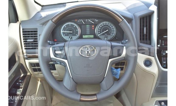 Buy Import Toyota Land Cruiser White Car in Import - Dubai in Ayeyarwady Buy Import Toyota Land Cruiser White Car in Import - Dubai in Ayeyarwady