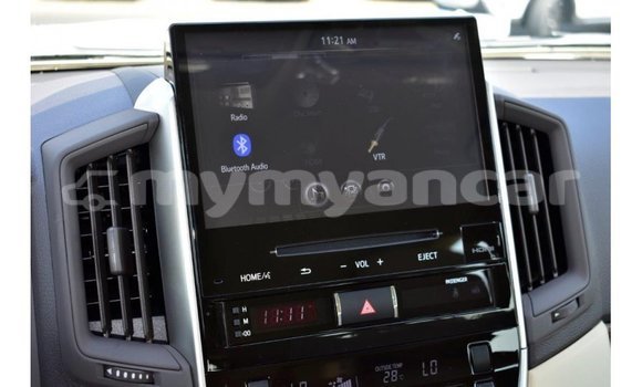 Buy Import Toyota Land Cruiser White Car in Import - Dubai in Ayeyarwady Buy Import Toyota Land Cruiser White Car in Import - Dubai in Ayeyarwady