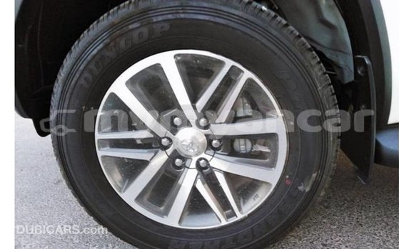 သွင်းကုန် Toyota Fortuner White ကား Import - Dubai Ayeyarwady သွင်းကုန် Toyota Fortuner White ကား Import - Dubai Ayeyarwady