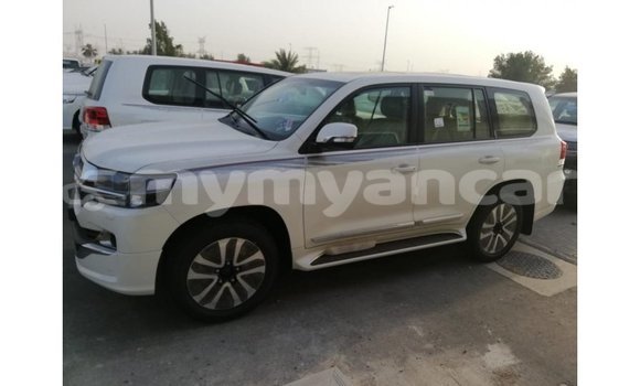 Buy Import Toyota Land Cruiser White Car in Import - Dubai in Ayeyarwady Buy Import Toyota Land Cruiser White Car in Import - Dubai in Ayeyarwady