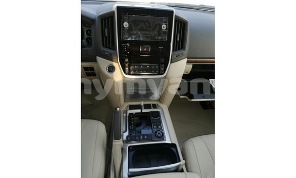 Buy Import Toyota Land Cruiser White Car in Import - Dubai in Ayeyarwady Buy Import Toyota Land Cruiser White Car in Import - Dubai in Ayeyarwady