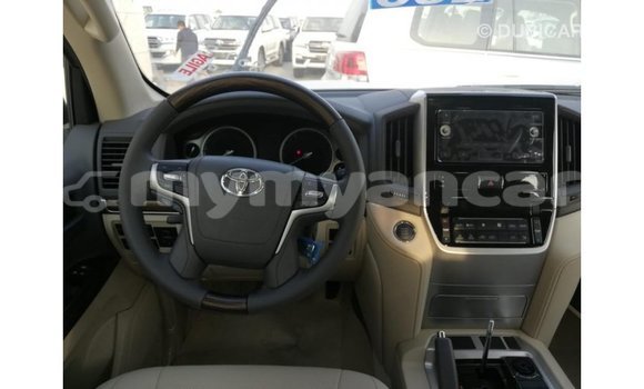 Buy Import Toyota Land Cruiser White Car in Import - Dubai in Ayeyarwady Buy Import Toyota Land Cruiser White Car in Import - Dubai in Ayeyarwady