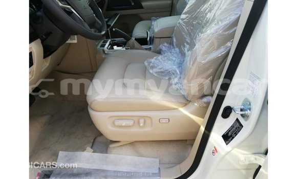 Buy Import Toyota Land Cruiser White Car in Import - Dubai in Ayeyarwady Buy Import Toyota Land Cruiser White Car in Import - Dubai in Ayeyarwady