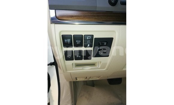 Buy Import Toyota Land Cruiser White Car in Import - Dubai in Ayeyarwady Buy Import Toyota Land Cruiser White Car in Import - Dubai in Ayeyarwady