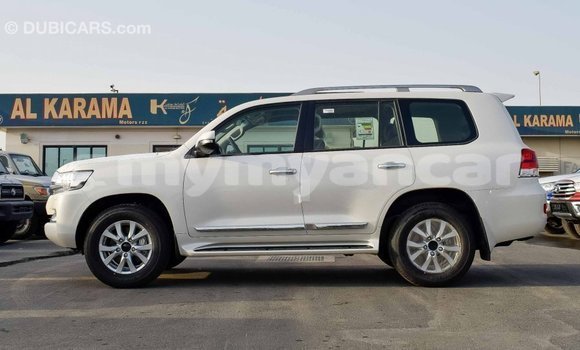 Acheter Import Voiture Toyota Land Cruiser Blanc à Import - Dubai, #<Region:0x000000000c5121b8> Acheter Import Voiture Toyota Land Cruiser Blanc à Import - Dubai, #<Region:0x000000000c5121b8>