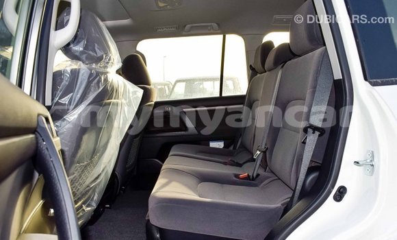 Acheter Import Voiture Toyota Land Cruiser Blanc à Import - Dubai, #<Region:0x000000000c5121b8> Acheter Import Voiture Toyota Land Cruiser Blanc à Import - Dubai, #<Region:0x000000000c5121b8>