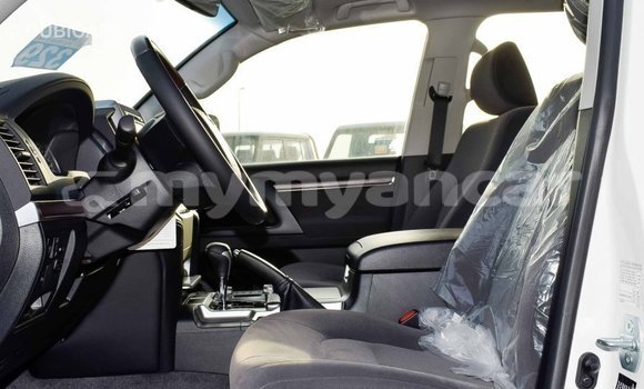 Acheter Import Voiture Toyota Land Cruiser Blanc à Import - Dubai, #<Region:0x000000000c5121b8> Acheter Import Voiture Toyota Land Cruiser Blanc à Import - Dubai, #<Region:0x000000000c5121b8>