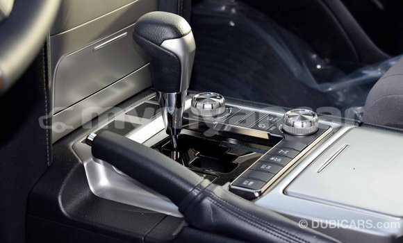 Acheter Import Voiture Toyota Land Cruiser Blanc à Import - Dubai, #<Region:0x000000000c5121b8> Acheter Import Voiture Toyota Land Cruiser Blanc à Import - Dubai, #<Region:0x000000000c5121b8>