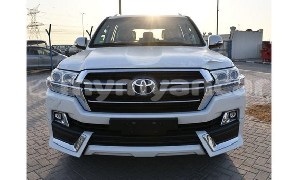 Buy Import Toyota Land Cruiser White Car in Import - Dubai in Ayeyarwady Buy Import Toyota Land Cruiser White Car in Import - Dubai in Ayeyarwady