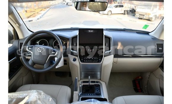 Buy Import Toyota Land Cruiser White Car in Import - Dubai in Ayeyarwady Buy Import Toyota Land Cruiser White Car in Import - Dubai in Ayeyarwady