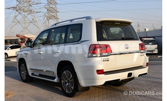 Buy Import Toyota Land Cruiser White Car in Import - Dubai in Ayeyarwady Buy Import Toyota Land Cruiser White Car in Import - Dubai in Ayeyarwady