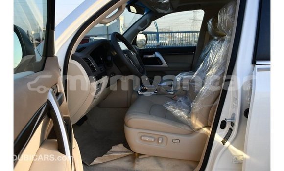 Buy Import Toyota Land Cruiser White Car in Import - Dubai in Ayeyarwady Buy Import Toyota Land Cruiser White Car in Import - Dubai in Ayeyarwady