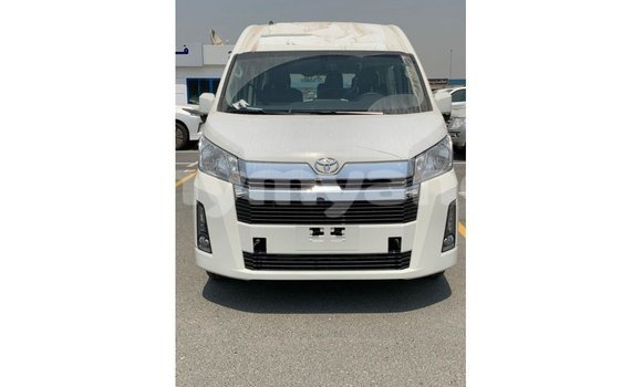 Buy Import Toyota Hiace White Car in Import - Dubai in Ayeyarwady Buy Import Toyota Hiace White Car in Import - Dubai in Ayeyarwady
