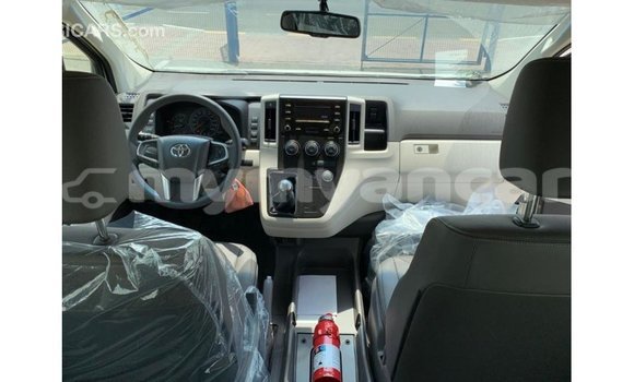 Buy Import Toyota Hiace White Car in Import - Dubai in Ayeyarwady Buy Import Toyota Hiace White Car in Import - Dubai in Ayeyarwady