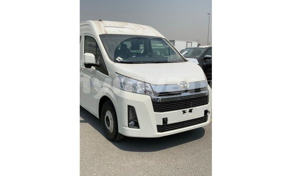 Buy Import Toyota Hiace White Car in Import - Dubai in Ayeyarwady Buy Import Toyota Hiace White Car in Import - Dubai in Ayeyarwady