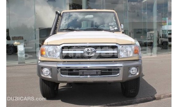 သွင်းကုန် Toyota Land Cruiser Beige ကား Import - Dubai Ayeyarwady သွင်းကုန် Toyota Land Cruiser Beige ကား Import - Dubai Ayeyarwady