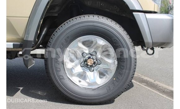 သွင်းကုန် Toyota Land Cruiser Beige ကား Import - Dubai Ayeyarwady သွင်းကုန် Toyota Land Cruiser Beige ကား Import - Dubai Ayeyarwady