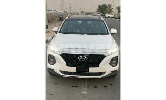 Buy Import Hyundai Santa Fe White Car in Import - Dubai in Ayeyarwady Buy Import Hyundai Santa Fe White Car in Import - Dubai in Ayeyarwady