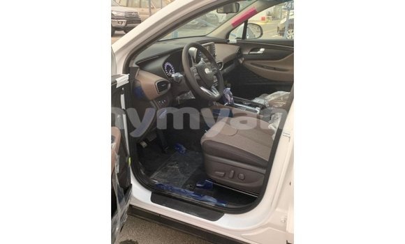 Buy Import Hyundai Santa Fe White Car in Import - Dubai in Ayeyarwady Buy Import Hyundai Santa Fe White Car in Import - Dubai in Ayeyarwady