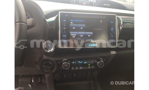 Buy Import Toyota Hilux Brown Car in Import - Dubai in Ayeyarwady Buy Import Toyota Hilux Brown Car in Import - Dubai in Ayeyarwady