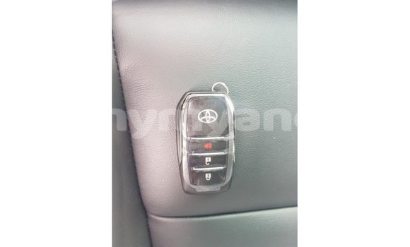 Buy Import Toyota Hilux Brown Car in Import - Dubai in Ayeyarwady Buy Import Toyota Hilux Brown Car in Import - Dubai in Ayeyarwady