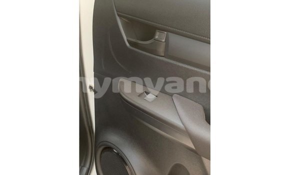 Buy Import Toyota Hilux White Car in Import - Dubai in Ayeyarwady Buy Import Toyota Hilux White Car in Import - Dubai in Ayeyarwady