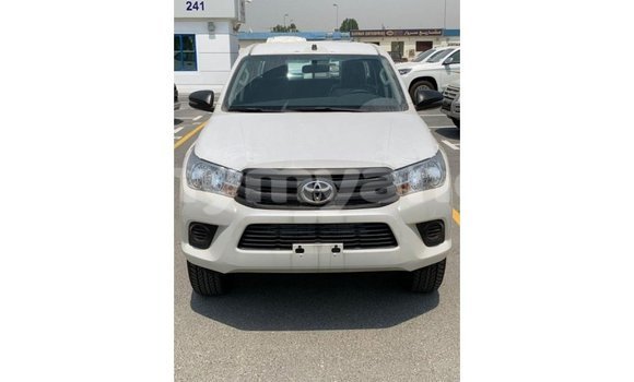 Buy Import Toyota Hilux White Car in Import - Dubai in Ayeyarwady Buy Import Toyota Hilux White Car in Import - Dubai in Ayeyarwady