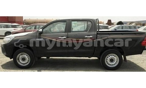 သွင်းကုန် Toyota Hilux Black ကား Import - Dubai Ayeyarwady သွင်းကုန် Toyota Hilux Black ကား Import - Dubai Ayeyarwady
