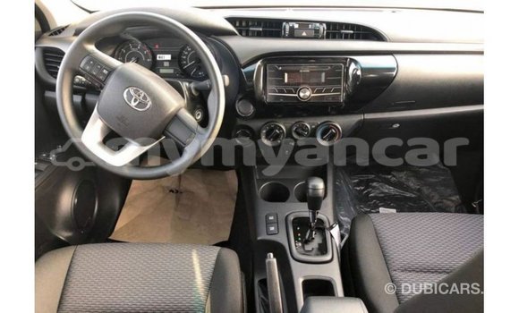 သွင်းကုန် Toyota Hilux Black ကား Import - Dubai Ayeyarwady သွင်းကုန် Toyota Hilux Black ကား Import - Dubai Ayeyarwady
